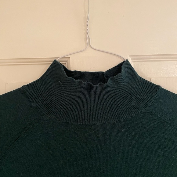 Massimo Dutti wool/silk oversized turtleneck sweater in emerald green - Picture 3 of 8
